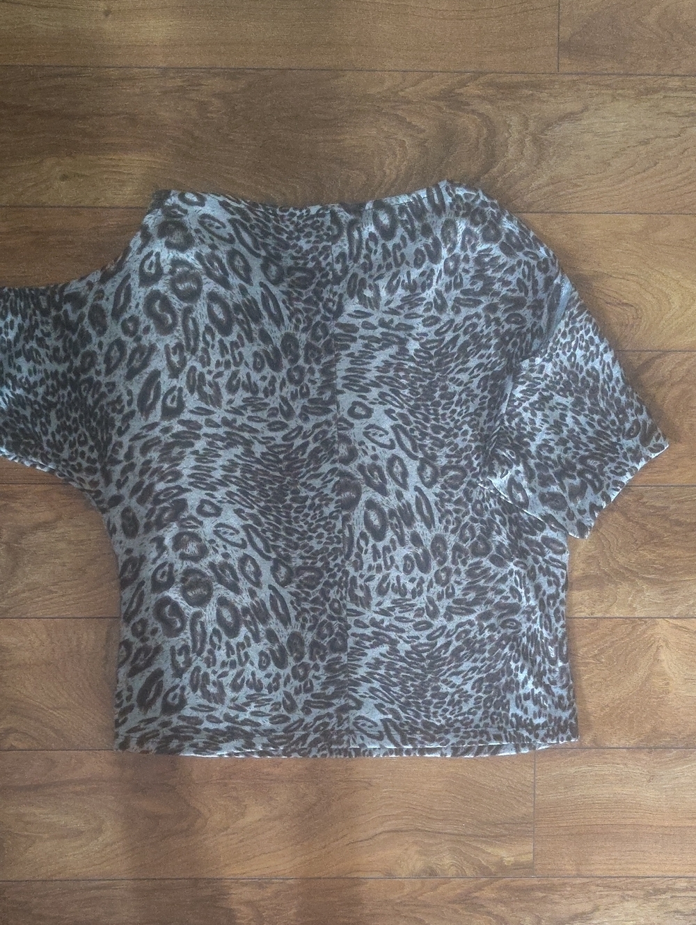 Y2K Animal Print Cutout Cold Shoulder Dolman Sleeve Knit Top Large Gray Brown - Picture 10 of 11